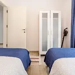 アパート Kalloni